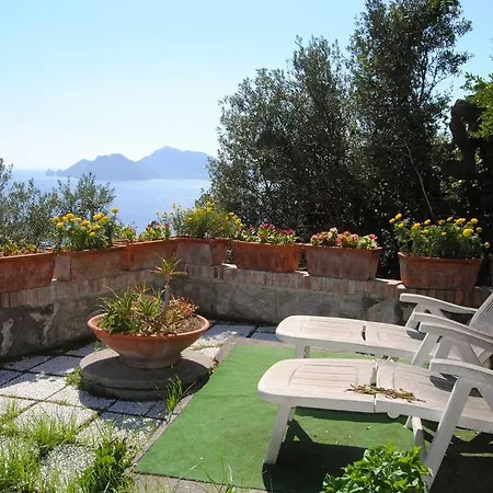 Lina Villa Massa Lubrense
